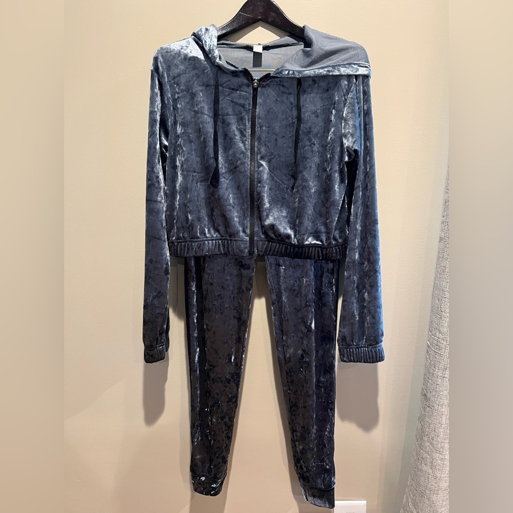 Forever 21 Women's Velvet Zip Hoodie & Joggers Set in Charcoal Gray